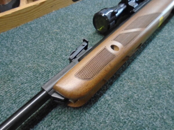 HUNTER 440 .22 Airgun by Gamo - Image 2