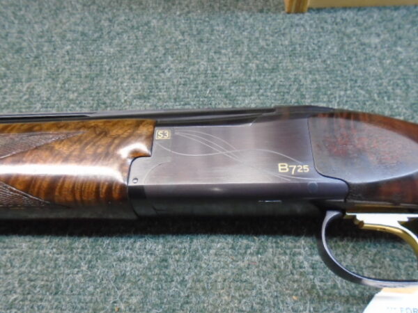 B725 SPORTER BLACK EDITION Over and Under 12g by Browning - Image 4