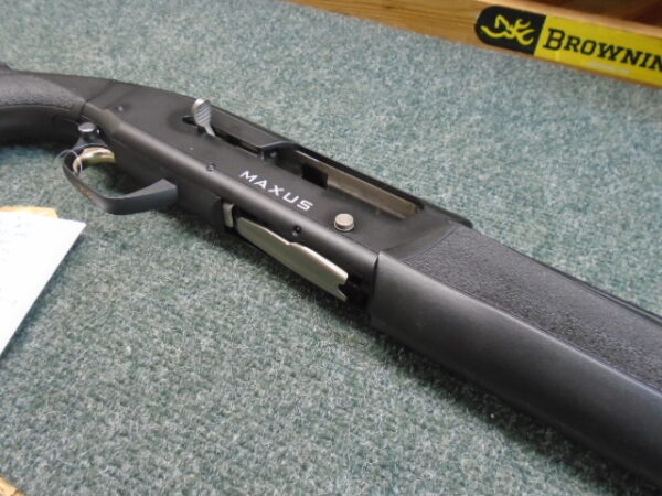 MAXUS Semi-auto 12g by Browning - Image 2